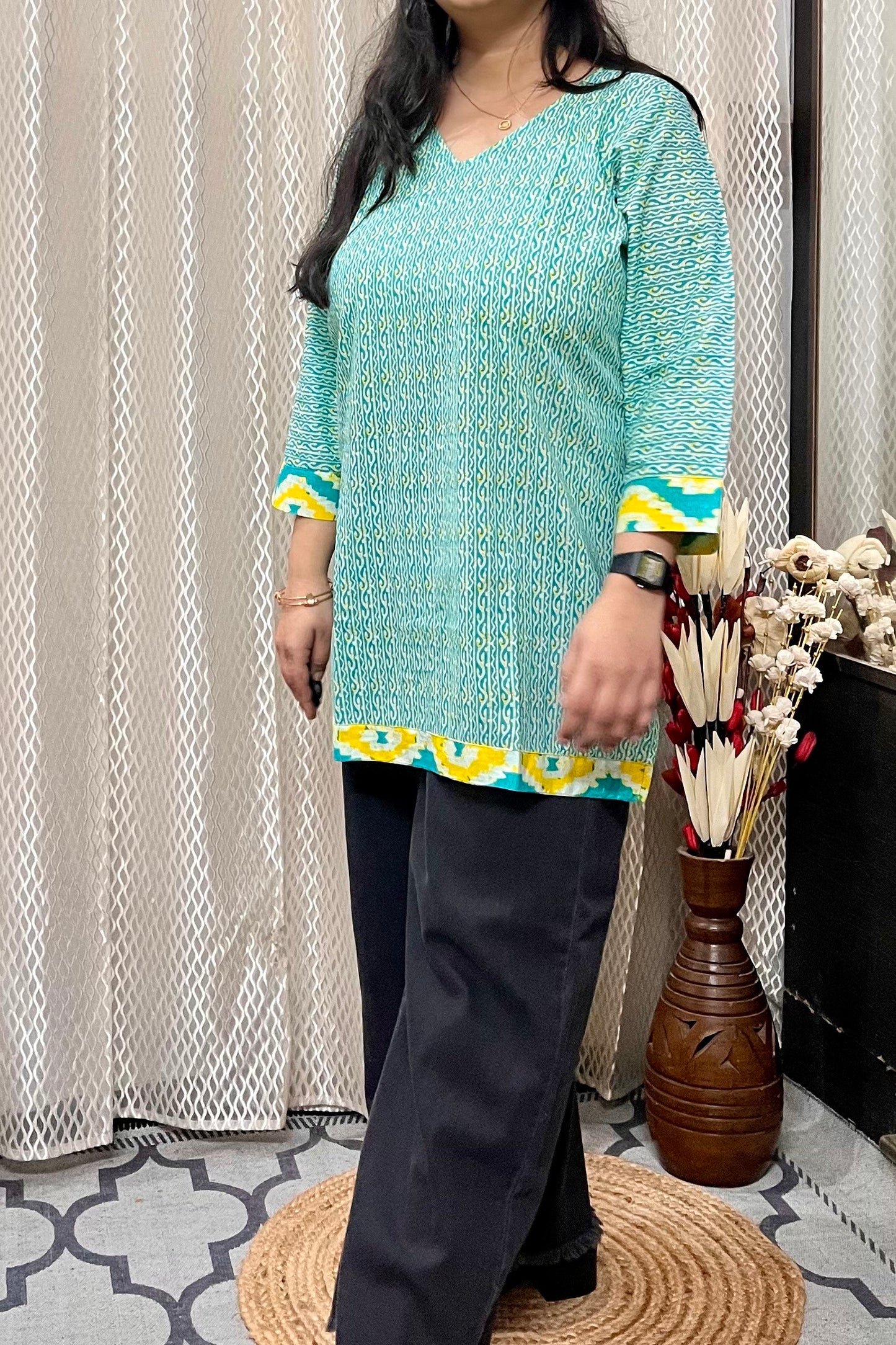 Hari-Bhari short kurti