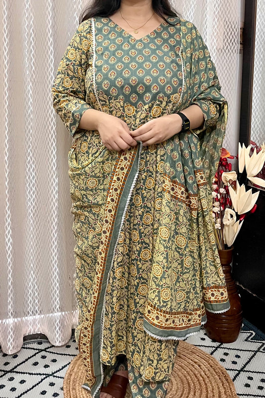 GREEN SUIT SET WITH MULMUL DUPATTA